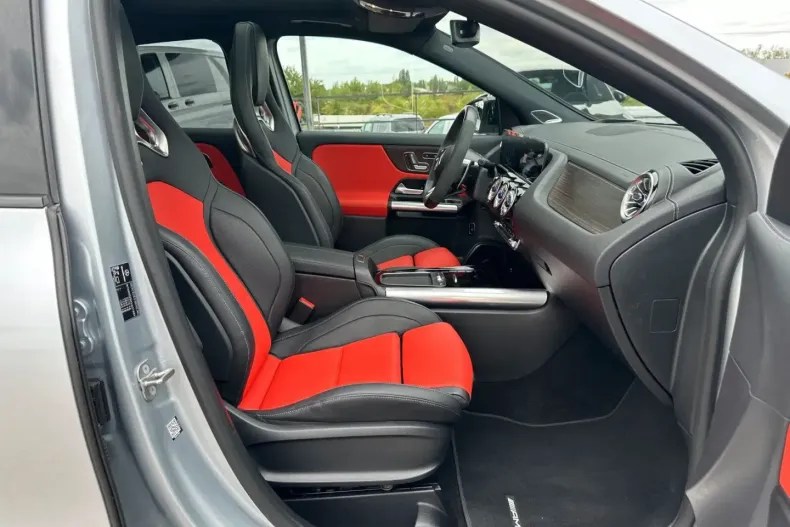 Mercedes-Benz GLA 45 AMG din 2024 cu 18.265 km - oferta MER113890 - foto 18