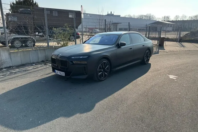 BMW 750 din 2024 cu 39.900 km - oferta BMW113891 - foto 1