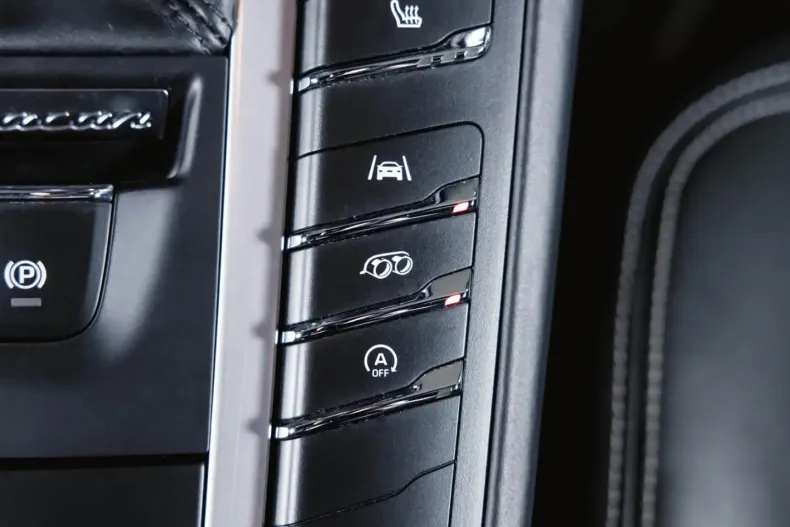 Porsche Macan din 2021 cu 65.500 km - oferta POR113899 - foto 39