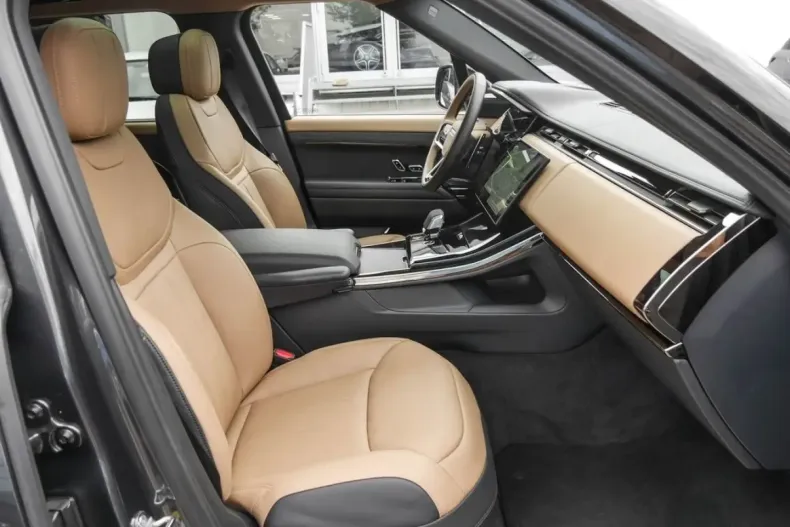 Land Rover Range Rover Sport din 2024 cu 7.600 km - oferta LAN113932 - foto 3