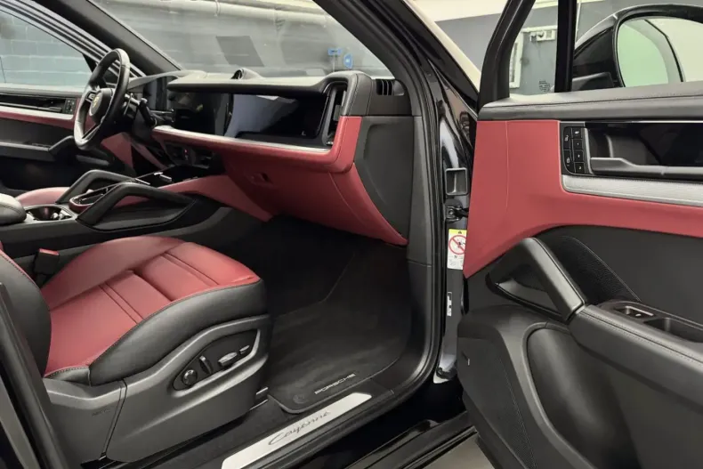 Porsche Cayenne din 2024 cu 32.200 km - oferta POR113970 - foto 12