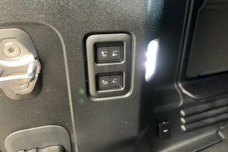 Land Rover Defender din 2025 cu 500 km - oferta LAN113983 - foto 11