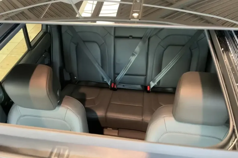 Land Rover Defender din 2025 cu 500 km - oferta LAN113983 - foto 16