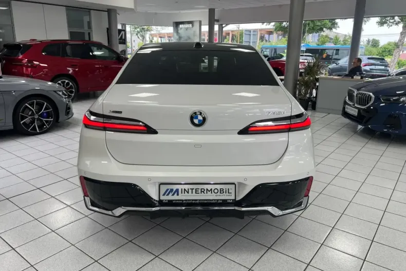 BMW 740 din 2024 cu 5.000 km - oferta BMW113992 - foto 4