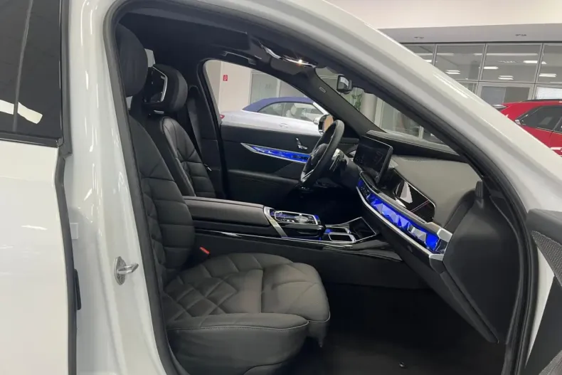 BMW 740 din 2024 cu 5.000 km - oferta BMW113992 - foto 20