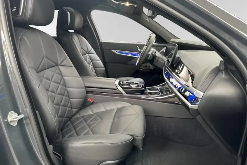 BMW 740 din 2024 cu 14.300 km - oferta BMW113993 - foto 9