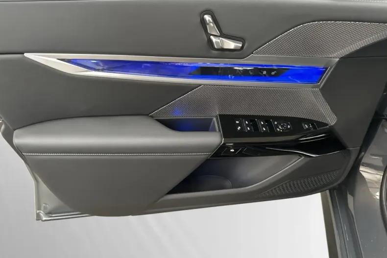 BMW 740 din 2024 cu 14.300 km - oferta BMW113993 - foto 19