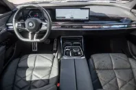 BMW 740 din 2024 cu 24.216 km - oferta BMW113996 - foto 12