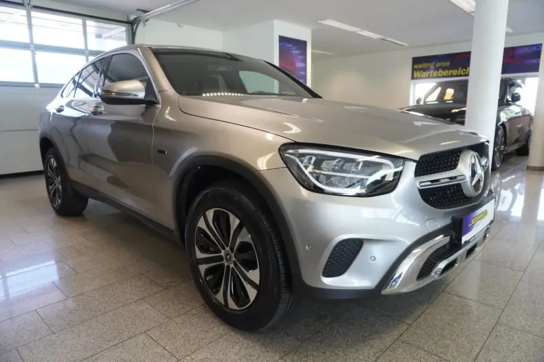 Mercedes-Benz GLC 300 din 2021 cu 37.000 km - oferta MER113998 - foto 2