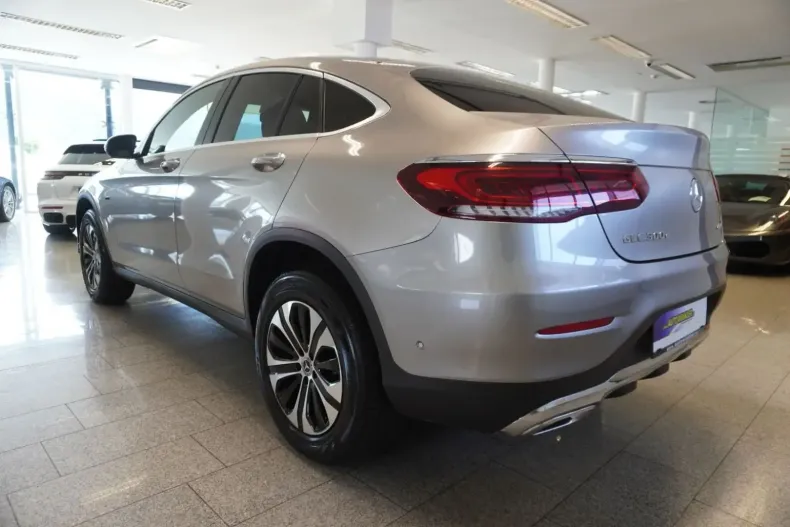 Mercedes-Benz GLC 300 din 2021 cu 37.000 km - oferta MER113998 - foto 3