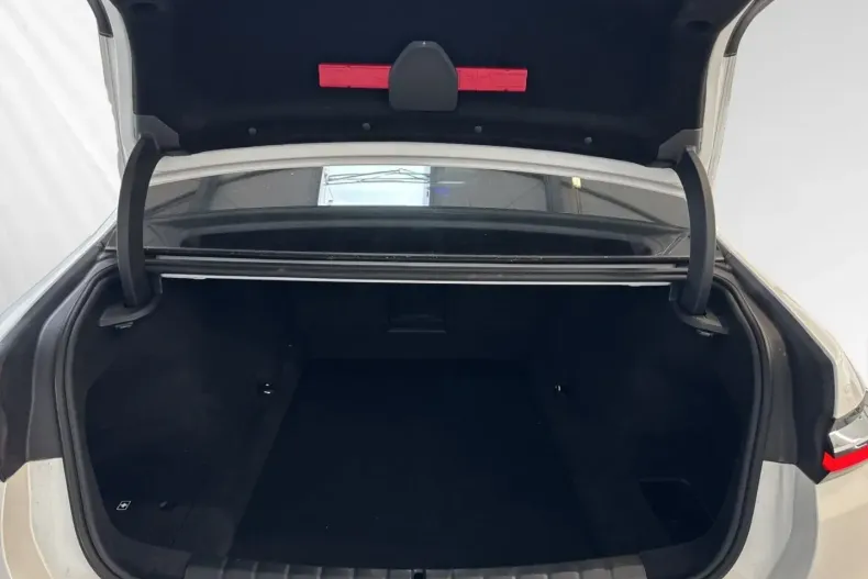 BMW 740 din 2024 cu 25.876 km - oferta BMW114000 - foto 15