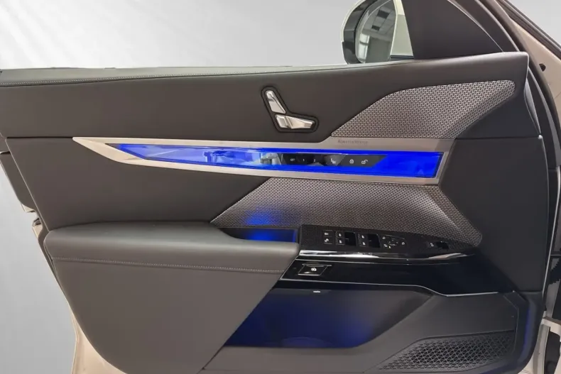 BMW 740 din 2024 cu 25.876 km - oferta BMW114000 - foto 20