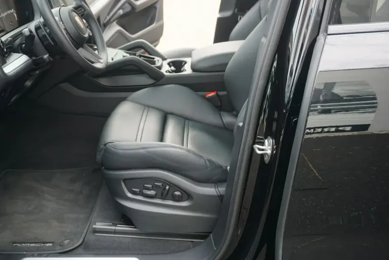 Porsche Cayenne din 2025 cu 5.970 km - oferta POR114010 - foto 8