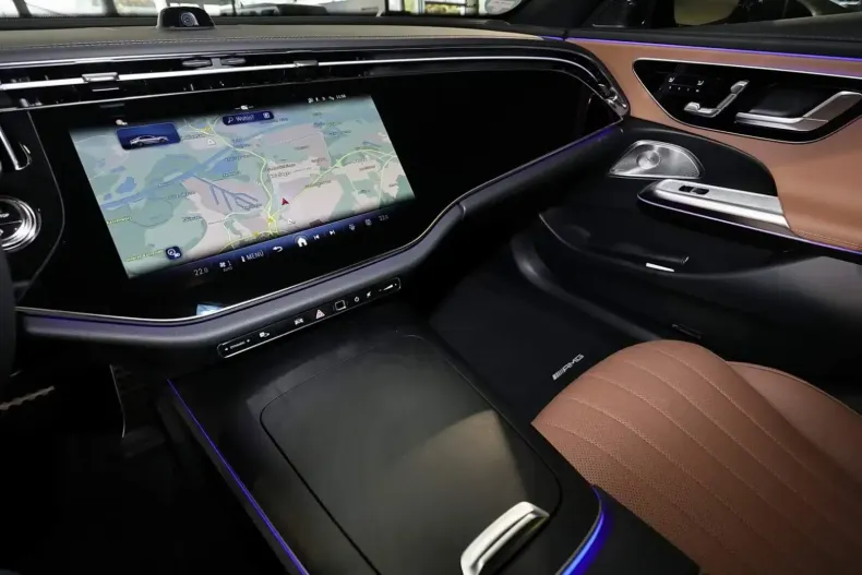 Mercedes-Benz E 220 din 2025 cu 10.000 km - oferta MER114025 - foto 4