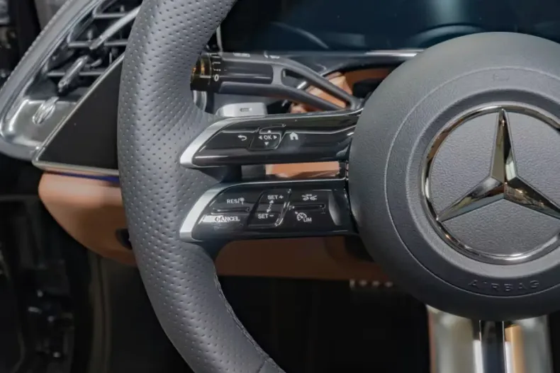 Mercedes-Benz E 220 din 2024 cu 7.500 km - oferta MER114039 - foto 21