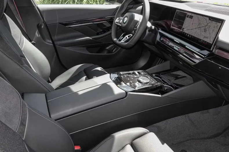 BMW 520 din 2025 cu 0 km - oferta BMW114046 - foto 4