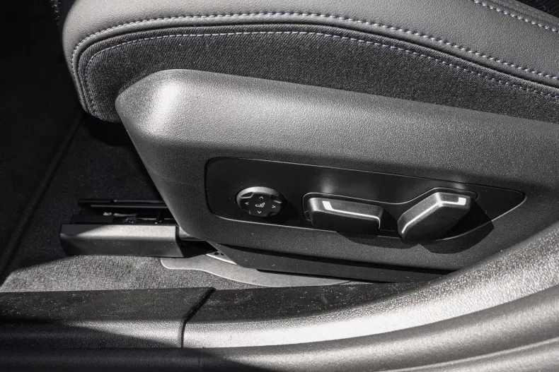 BMW 520 din 2025 cu 0 km - oferta BMW114046 - foto 12