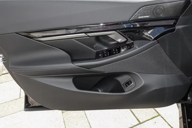 BMW 520 din 2025 cu 0 km - oferta BMW114046 - foto 13