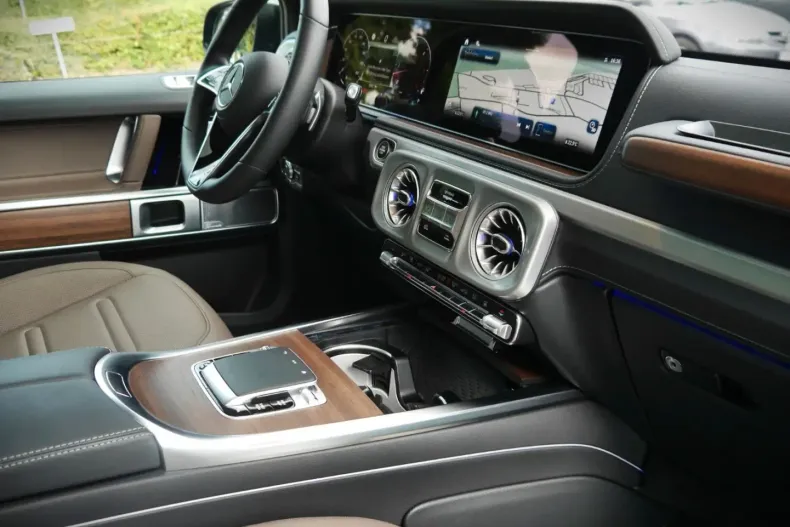 Mercedes-Benz G 450 din 2024 cu 7.500 km - oferta MER114055 - foto 12