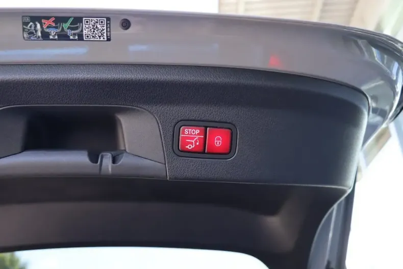 Mercedes-Benz GLE 300 din 2024 cu 4.350 km - oferta MER114057 - foto 8