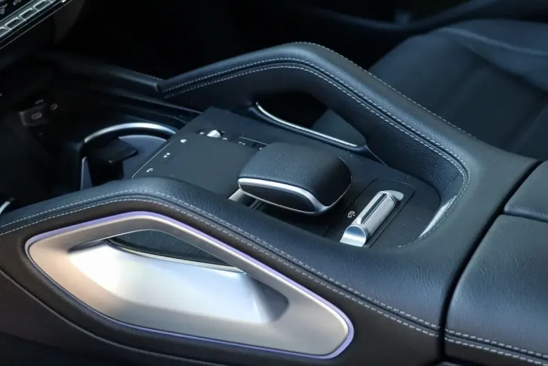 Mercedes-Benz GLE 300 din 2024 cu 4.350 km - oferta MER114057 - foto 19