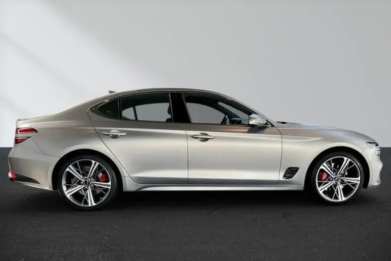 Genesis G70 din 2024 cu 10.200 km - oferta GEN114070 - foto 4