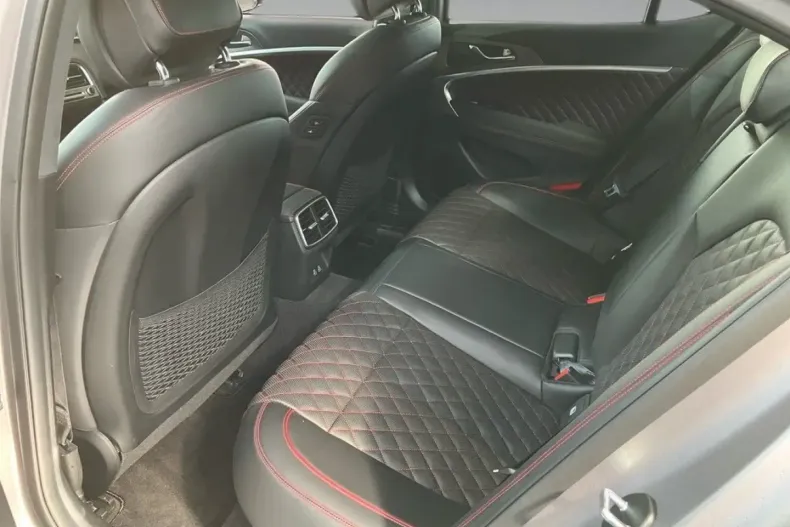 Genesis G70 din 2024 cu 10.200 km - oferta GEN114070 - foto 11