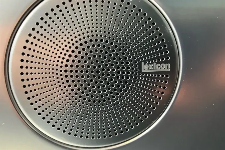 Genesis G70 din 2024 cu 10.200 km - oferta GEN114070 - foto 13