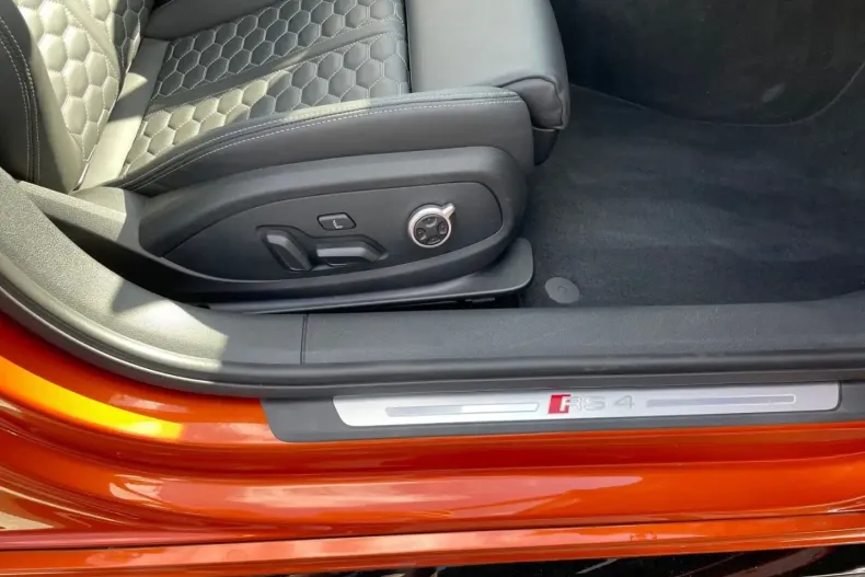 Audi RS4 din 2024 cu 10.849 km - oferta AUD114112 - foto 27