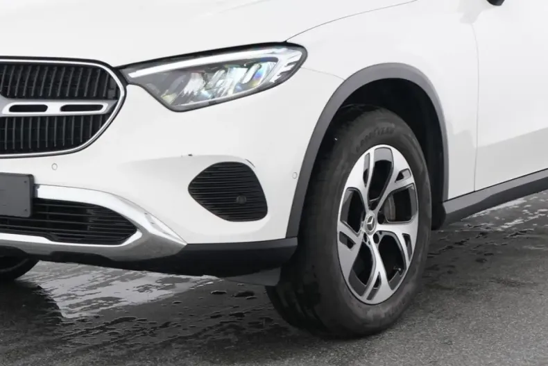 Mercedes-Benz GLC 300 din 2024 cu 32.369 km - oferta MER114124 - foto 3