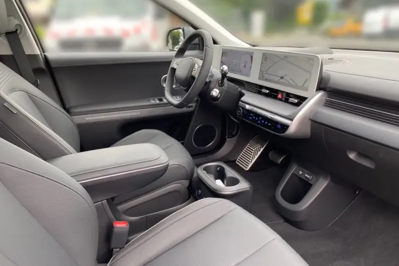 Hyundai IONIQ 5 din 2023 cu 11.500 km - oferta HYU114129 - foto 14