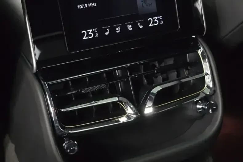 Bentley Flying Spur din 2023 cu 9.000 km - oferta BEN114131 - foto 40