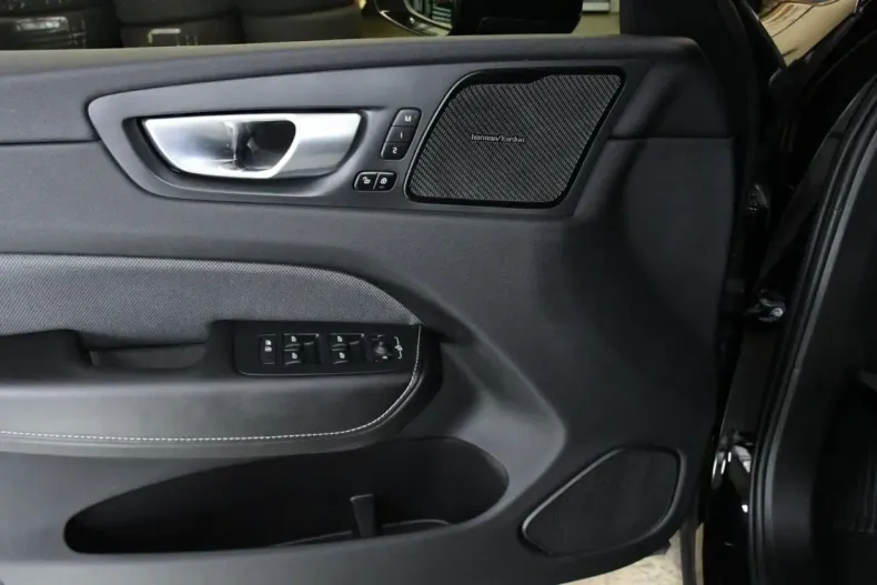 Volvo XC60 din 2024 cu 19.200 km - oferta VOL114154 - foto 15