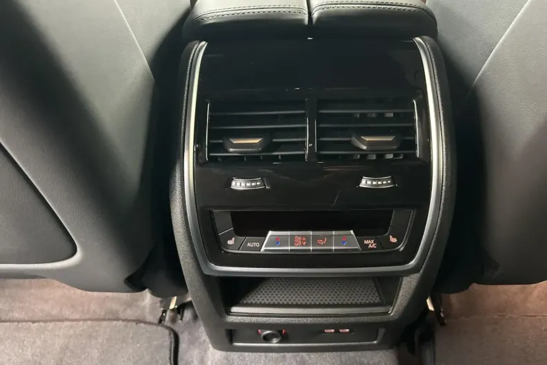 BMW XM din 2024 cu 25.689 km - oferta BMW114164 - foto 21