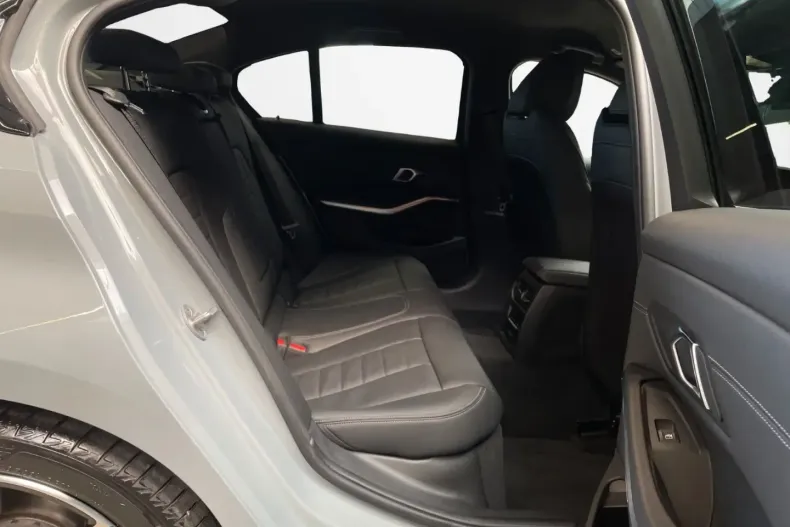 BMW M340d din 2024 cu 12.900 km - oferta BMW114200 - foto 12