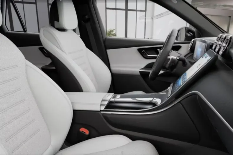 Mercedes-Benz GLC 200 din 2024 cu 9.900 km - oferta MER114218 - foto 4