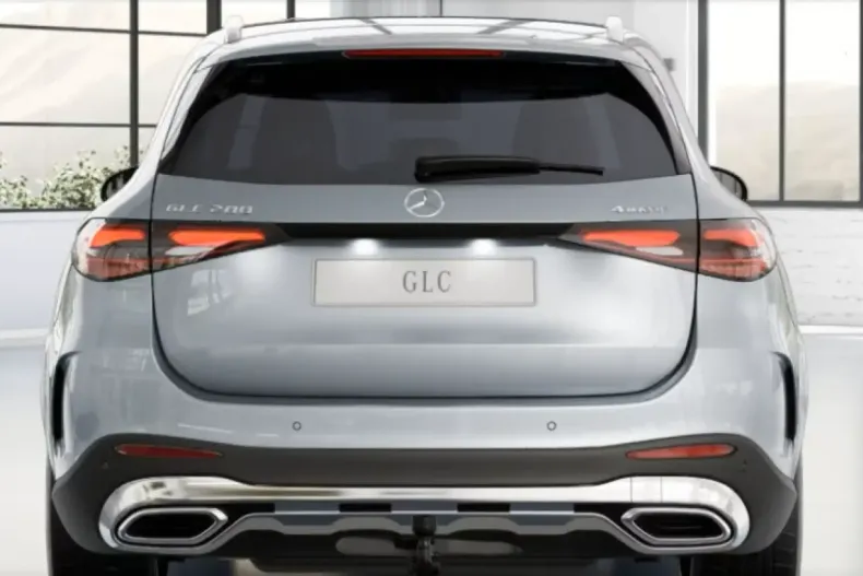 Mercedes-Benz GLC 200 din 2024 cu 9.900 km - oferta MER114222 - foto 3