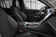 Mercedes-Benz GLC 200 din 2024 cu 9.900 km - oferta MER114225 - foto 6