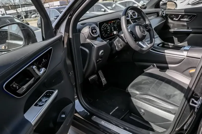 Mercedes-Benz GLC 200 din 2024 cu 8.827 km - oferta MER114228 - foto 4