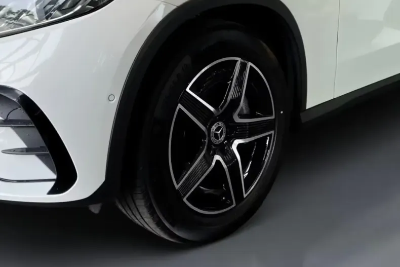 Mercedes-Benz GLC 200 din 2023 cu 14.600 km - oferta MER114231 - foto 2