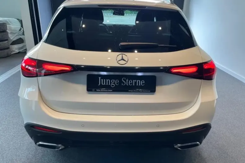 Mercedes-Benz GLC 200 din 2023 cu 14.600 km - oferta MER114231 - foto 4