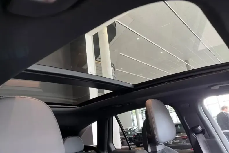 Mercedes-Benz GLC 200 din 2023 cu 14.600 km - oferta MER114231 - foto 5