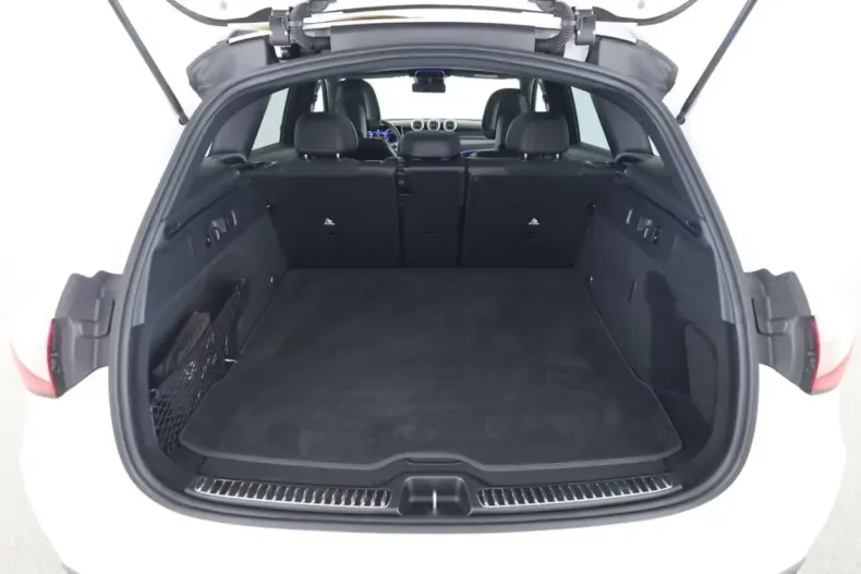 Mercedes-Benz GLC 200 din 2024 cu 24.600 km - oferta MER114232 - foto 4