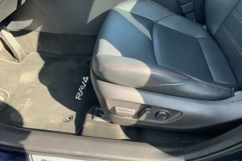 Toyota RAV4 din 2022 cu 66.093 km - oferta TOY114236 - foto 11