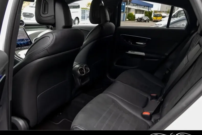 Mercedes-Benz GLC 200 din 2024 cu 15.200 km - oferta MER114253 - foto 10