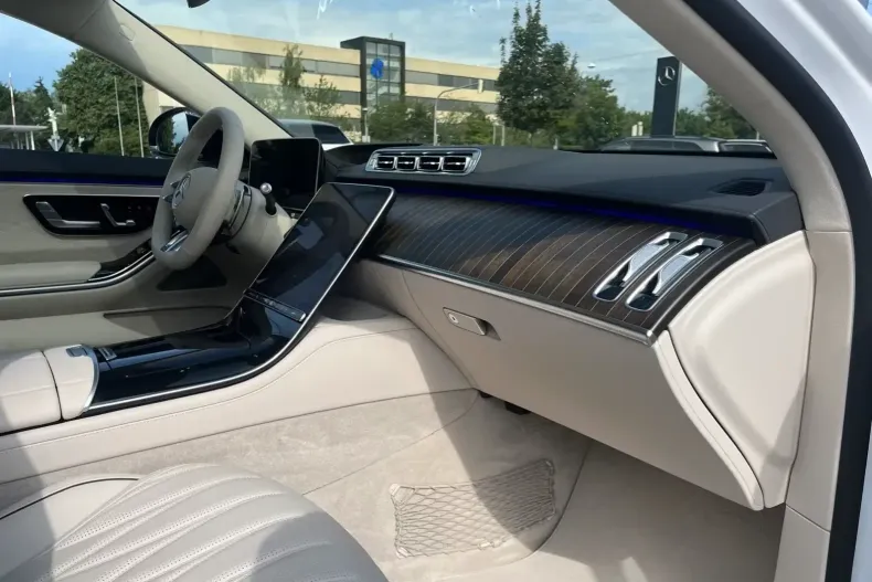 Mercedes-Benz S 63 AMG din 2024 cu 8.668 km - oferta MER114256 - foto 17