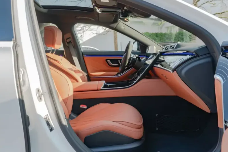 Mercedes-Benz GLS 63 din 2025 cu 14.500 km - oferta MER114259 - foto 8