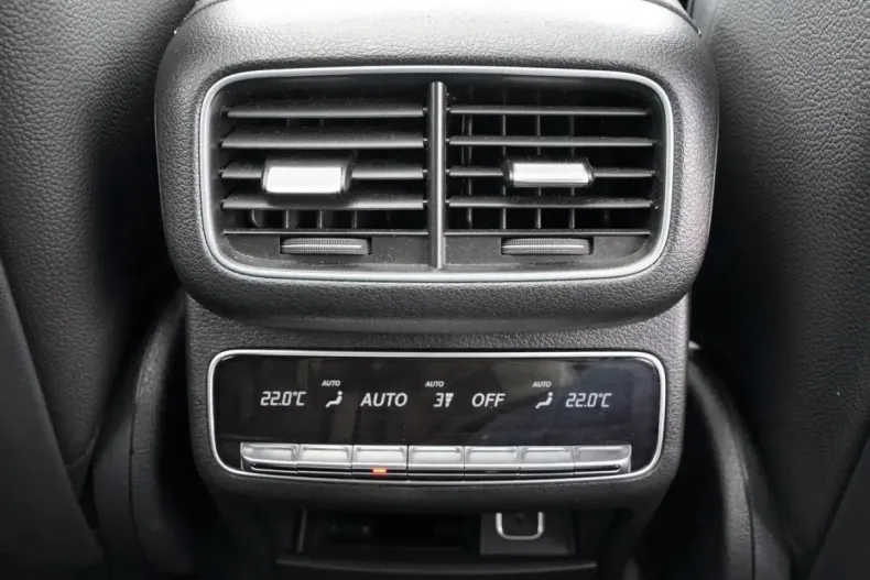 Mercedes-Benz GLE 400 din 2023 cu 15.900 km - oferta MER114271 - foto 13