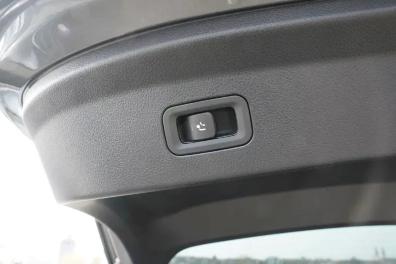 Mercedes-Benz GLE 400 din 2023 cu 15.900 km - oferta MER114271 - foto 20