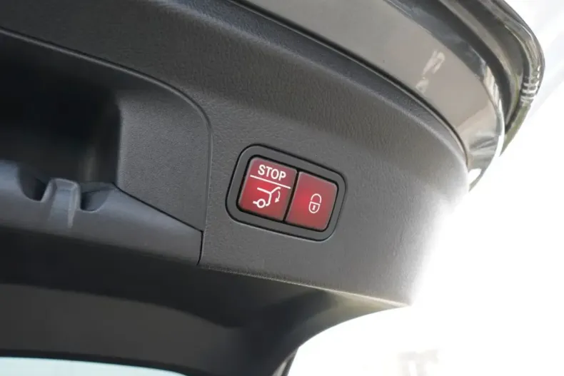 Mercedes-Benz GLE 400 din 2023 cu 15.900 km - oferta MER114271 - foto 21